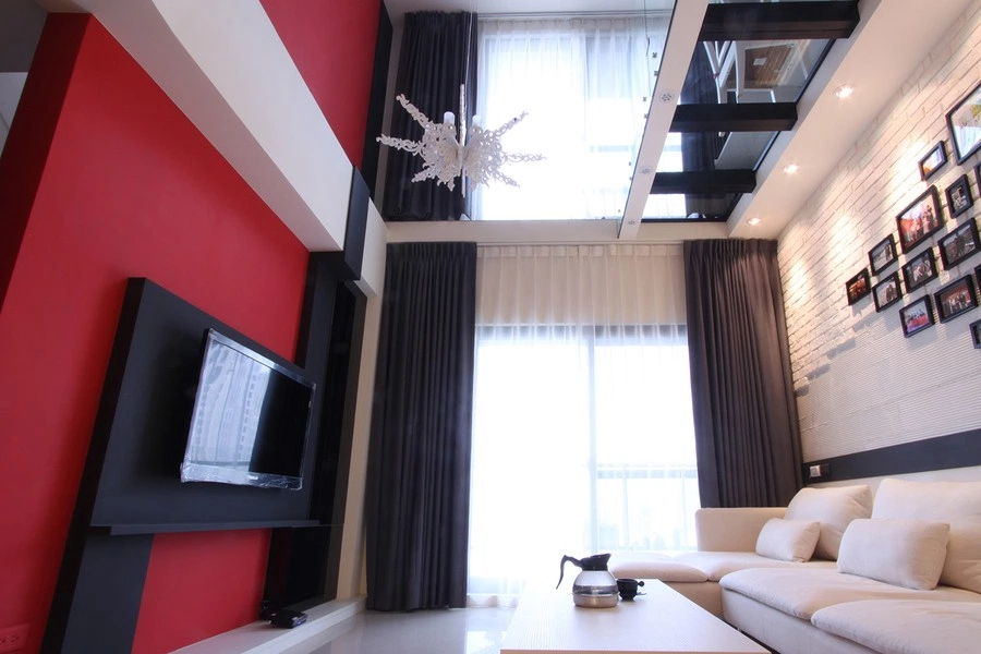 紅與黑的對話 紅與黑的對話