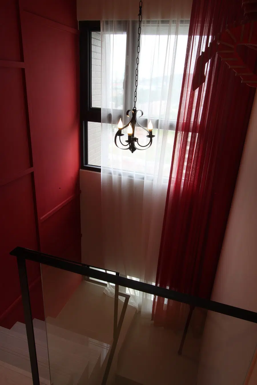 紅與黑的對話 紅與黑的對話