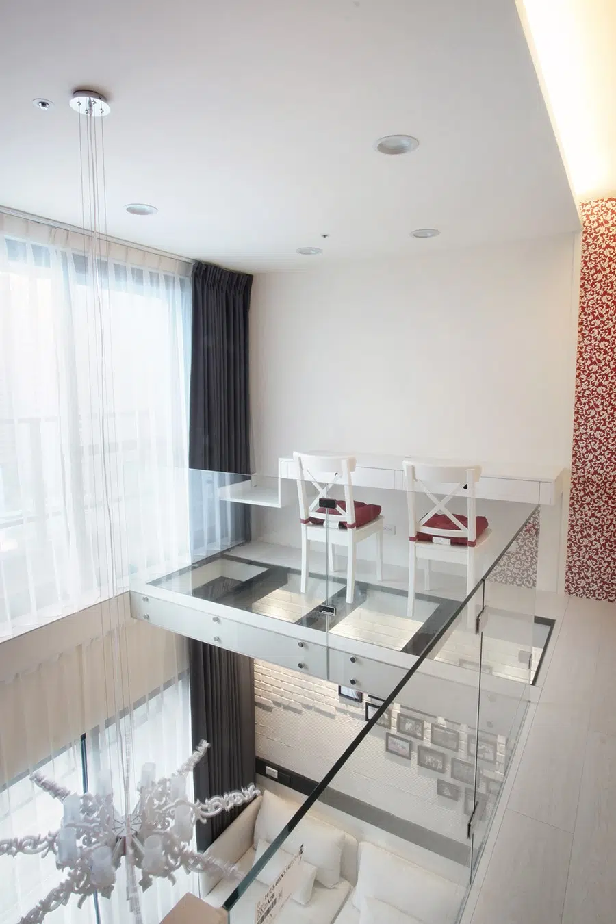 紅與黑的對話 紅與黑的對話