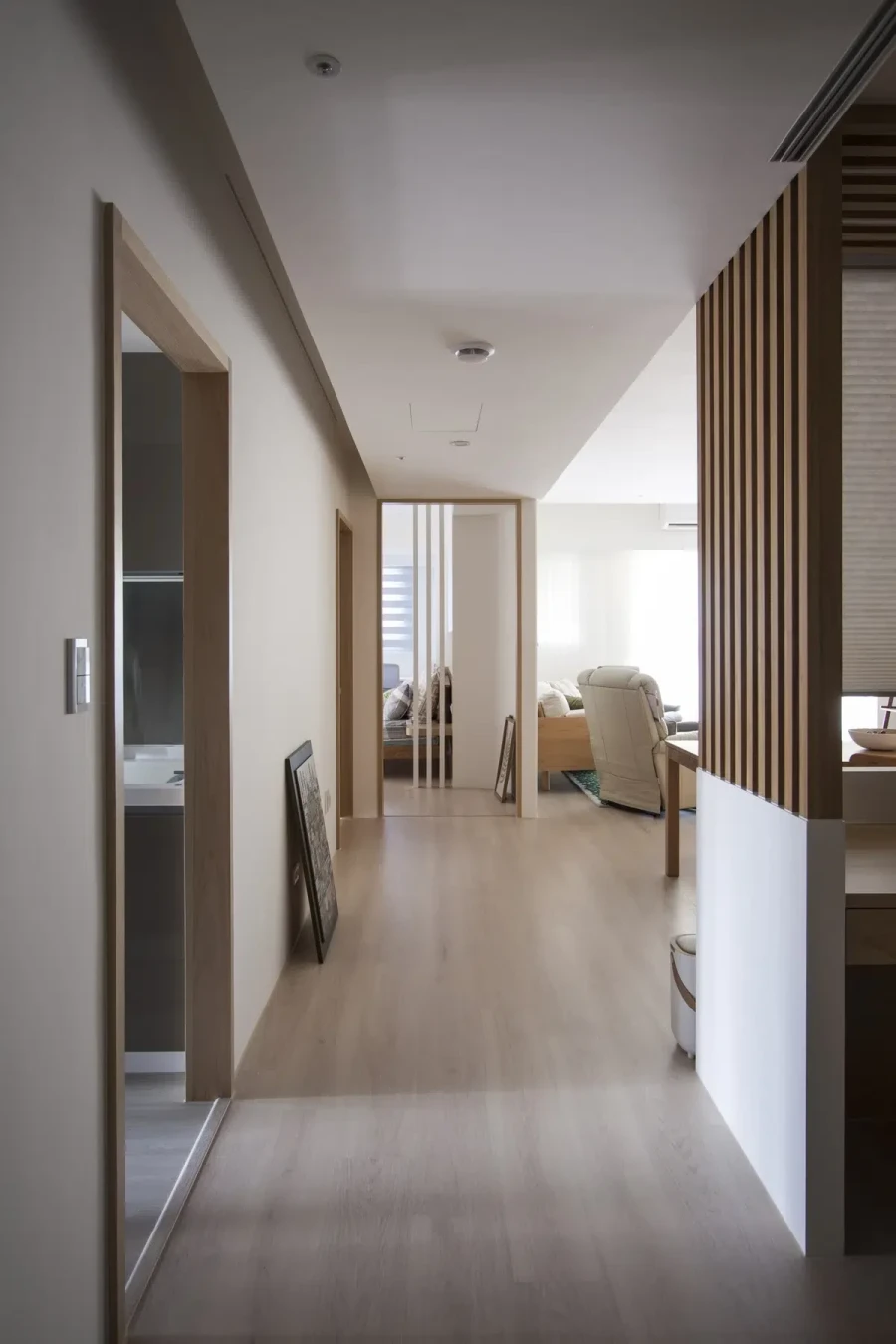 靜,自在隨行 無障礙空間設計|寬敞走廊與扶手布置